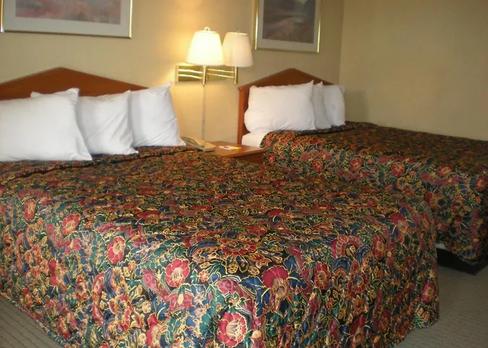 Days West Hotel
